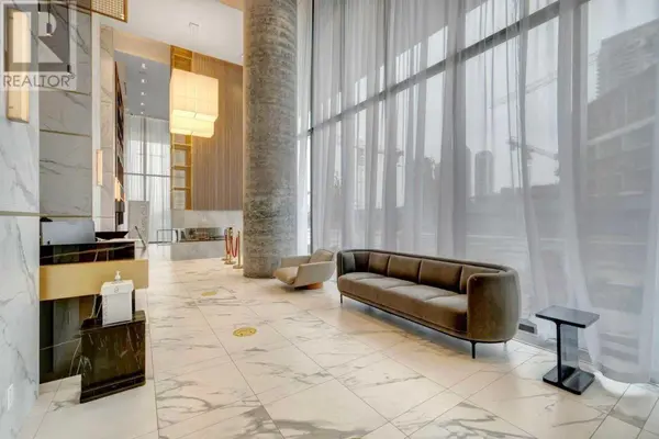 950 Portage Pkwy #2206, Vaughan, ON L4K 0J7