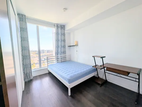 950 Portage Pkwy #2206, Vaughan, ON L4K 0J7