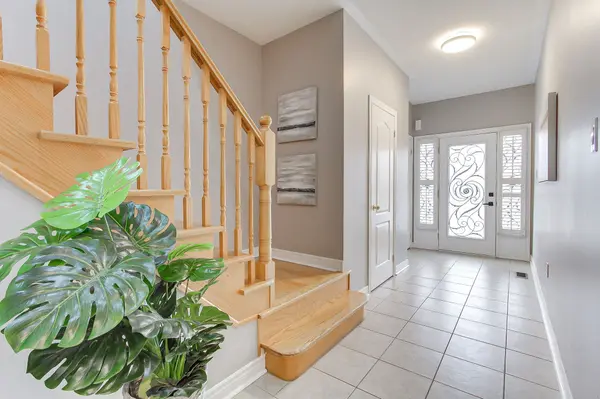 54 Woodbury CRES, Newmarket, ON L3X 2V5