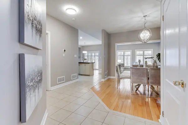 54 Woodbury CRES, Newmarket, ON L3X 2V5