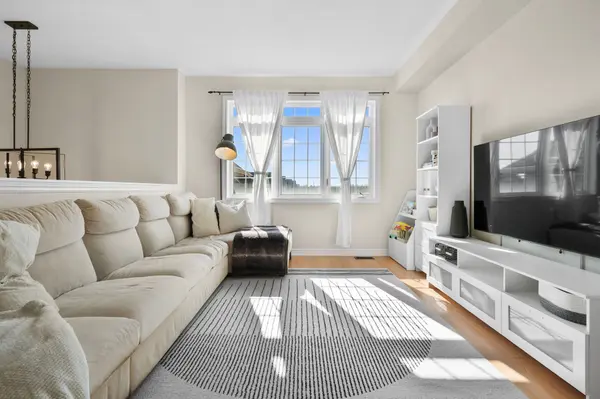 117 Taucar Gate, Bradford West Gwillimbury, ON L3Z 0V8