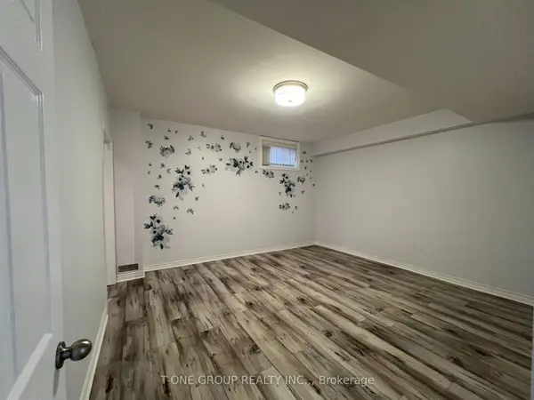 30 Paddington PL, Vaughan, ON L4L 7E6