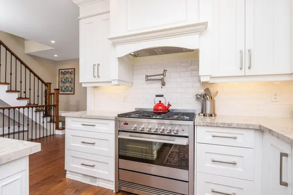 2 Bennett PL, Halton Hills, ON L7G 2X7