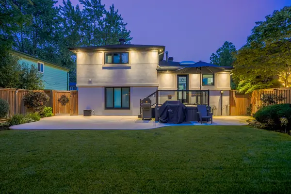 10 Farmington DR, Brampton, ON L6W 2V2