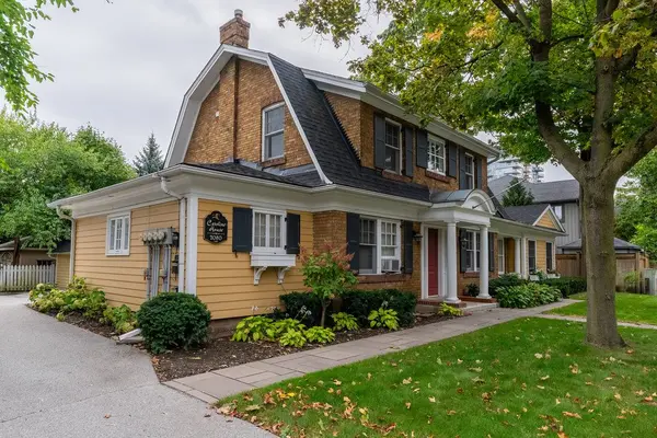 2080 Caroline ST #A, Burlington, ON L7R 1L5