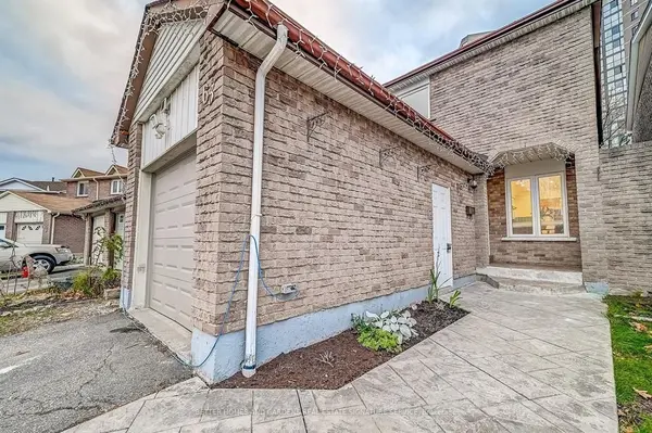 63 Chalfield LN, Mississauga, ON L4Z 1K8