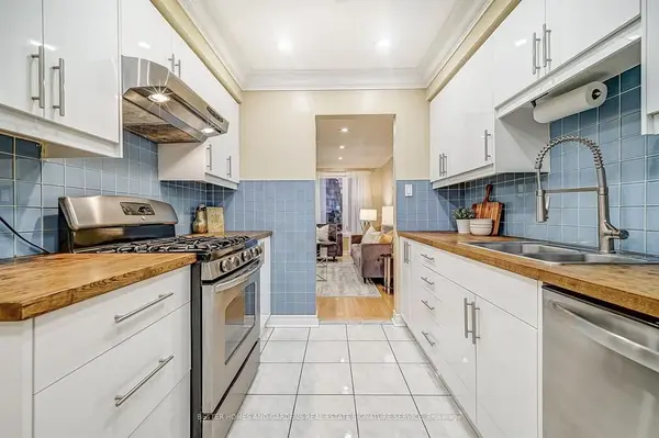 63 Chalfield LN, Mississauga, ON L4Z 1K8