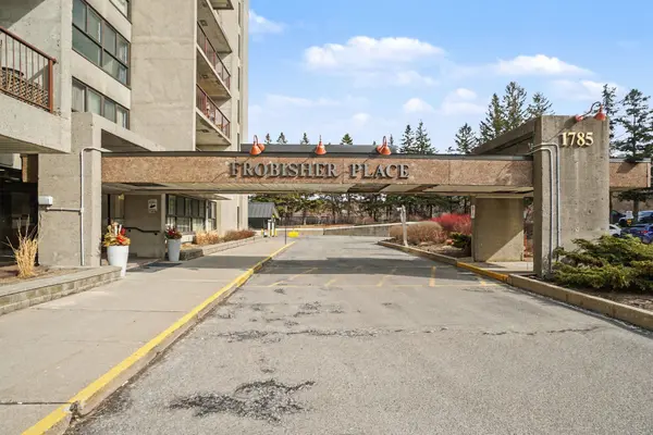 1785 Frobisher LN #404, Alta Vista And Area, ON K1G 3T7