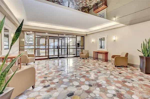 1785 Frobisher LN #404, Alta Vista And Area, ON K1G 3T7