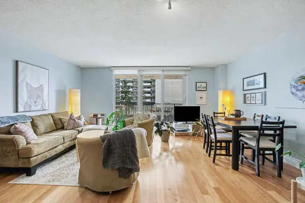 1785 Frobisher LN #404, Alta Vista And Area, ON K1G 3T7