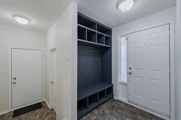 182 Windhurst DR, Barrhaven, ON K2G 6J4