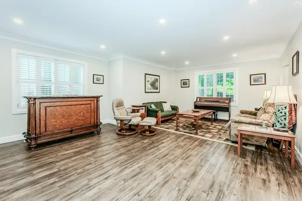 219 Corrie CRES, Waterloo, ON N2L 5W3