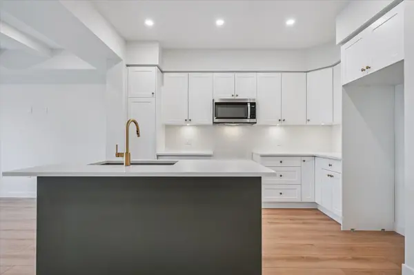 32 Fieldstone LN, Centre Wellington, ON N0B 1S0