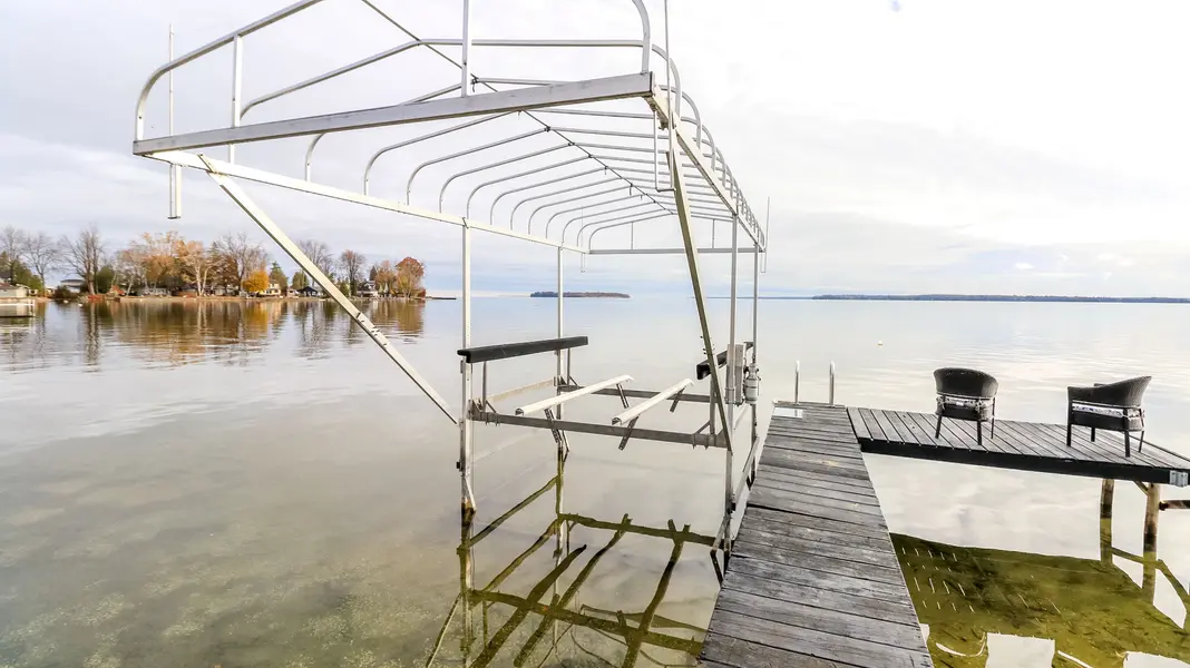 2325 Crystal Beach RD, Innisfil, ON L9S 3W8