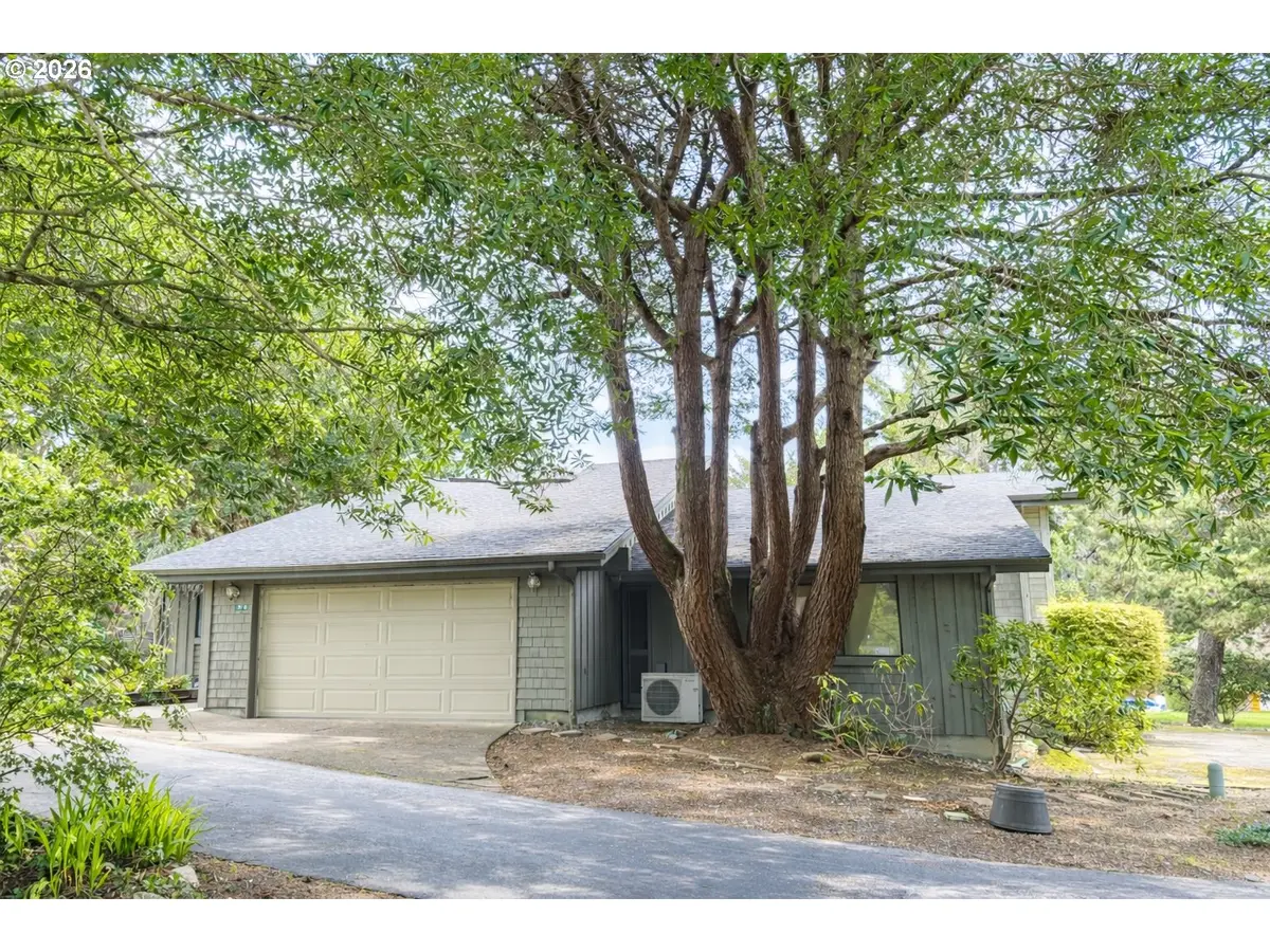 17454 BLUFF DR, Brookings, OR 97415