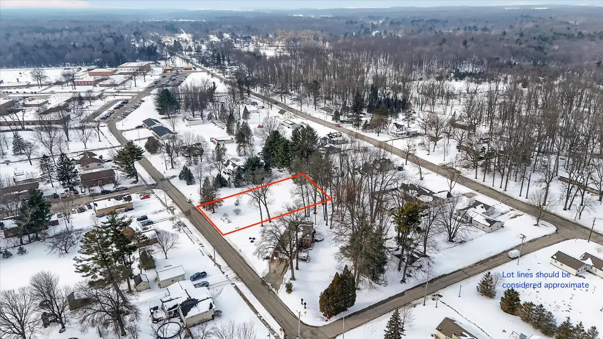 434 W Maple ST, St Charles, MI 48655