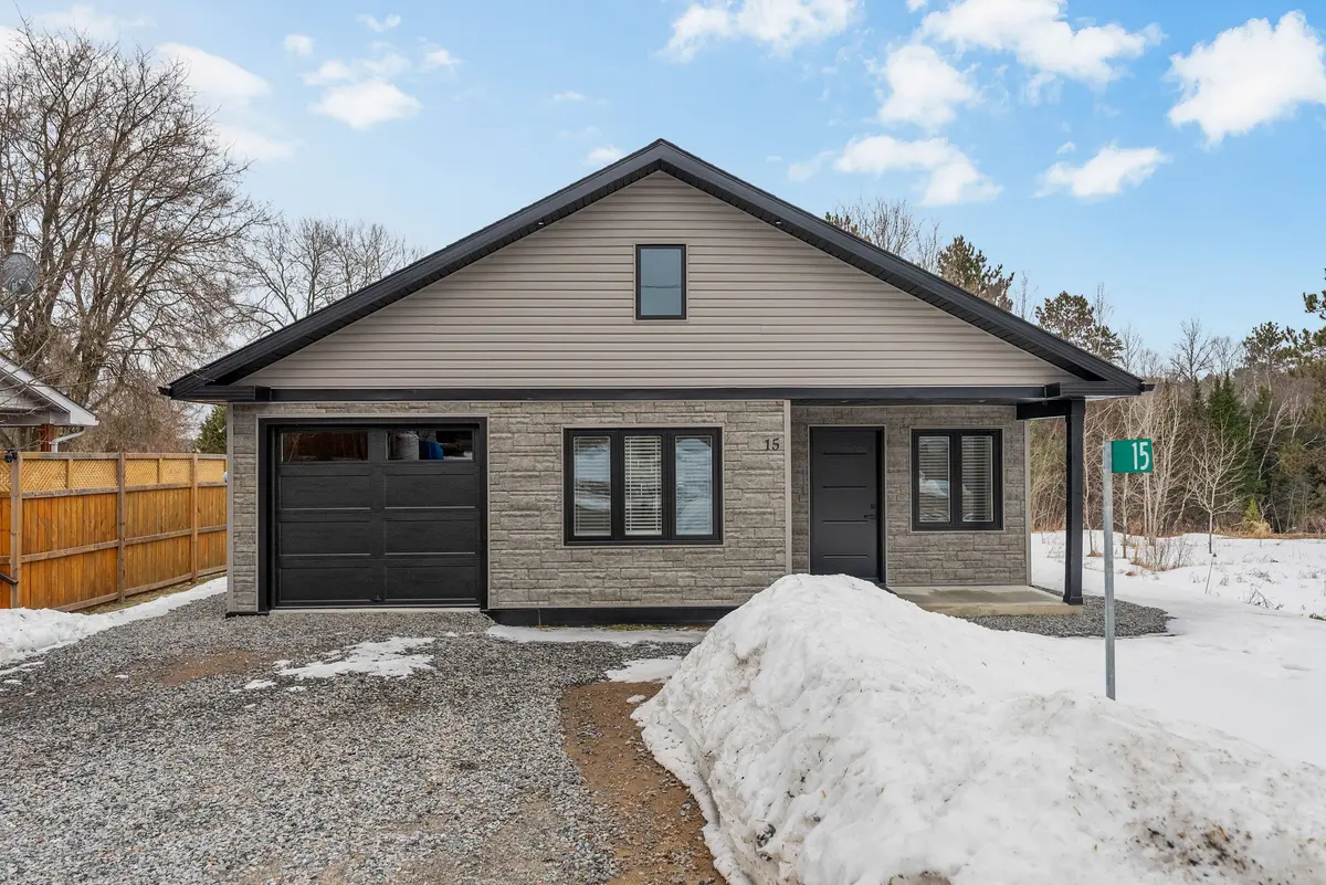 15 Zilney ST, Madawaska Valley, ON K0J 1B0