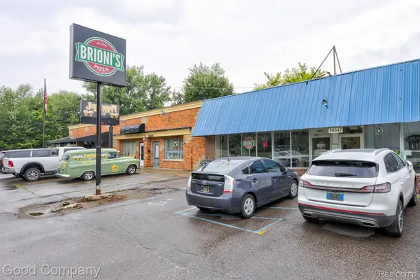 36643 Jefferson AVE, Harrison Charter Township, MI 48045