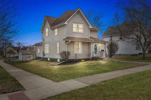 1707 8th Ave, Belle Plaine, IA 52208