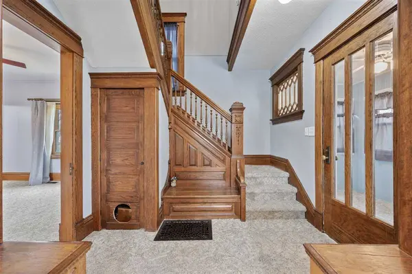 1707 8th Ave, Belle Plaine, IA 52208