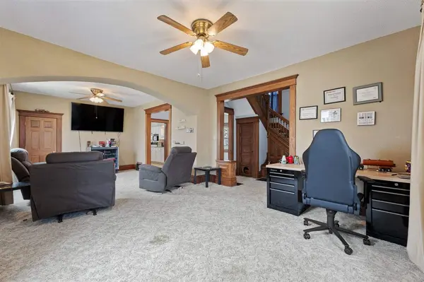 1707 8th Ave, Belle Plaine, IA 52208