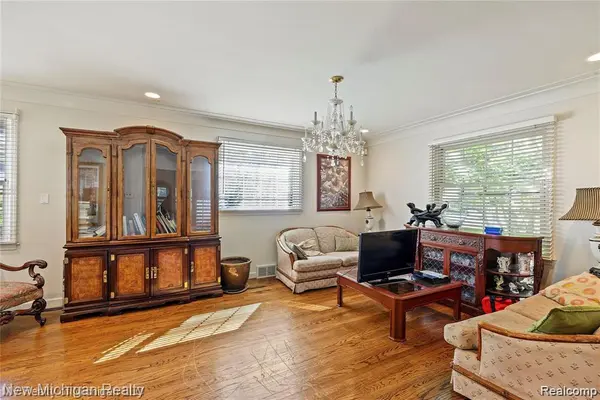 1206 Balfour ST, Grosse Pointe, MI 48230