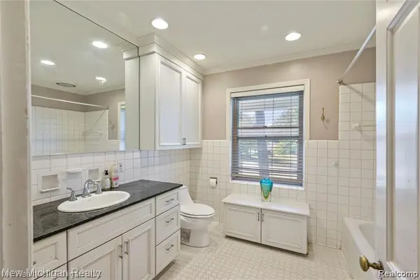 1206 Balfour ST, Grosse Pointe, MI 48230