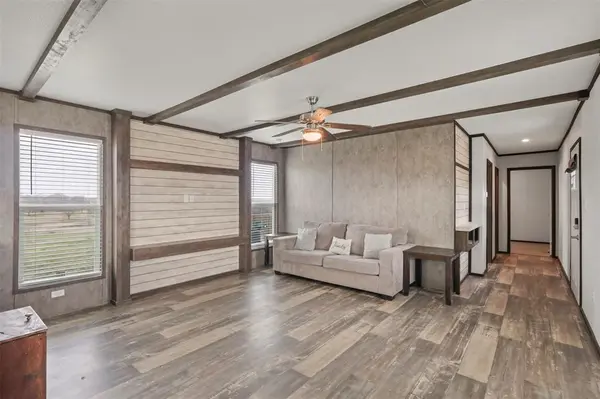 627 Kentucky Town Road, Whitewright, TX 75491