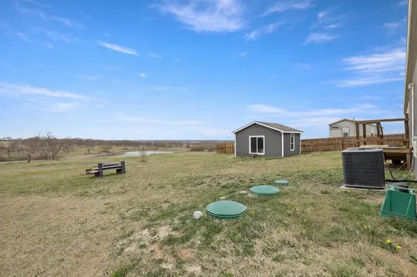 627 Kentucky Town Road, Whitewright, TX 75491