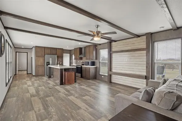 627 Kentucky Town Road, Whitewright, TX 75491