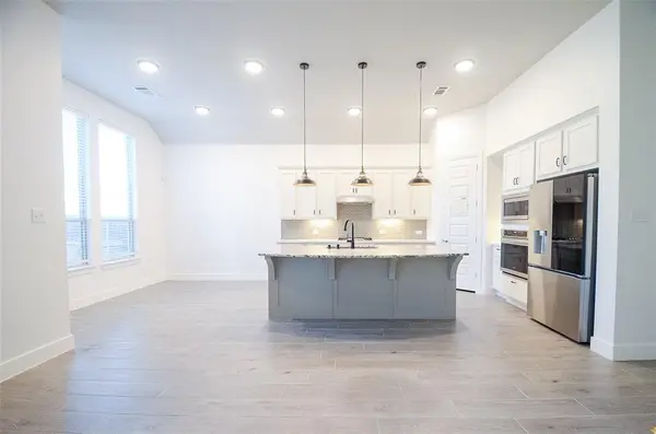 1121 Bridle Path Drive, Aubrey, TX 76227