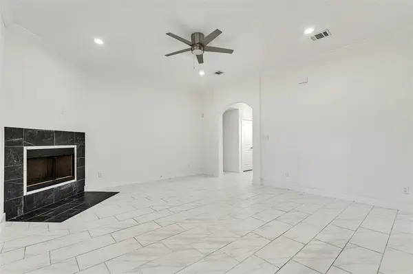 7137 John T White Road, Fort Worth, TX 76120