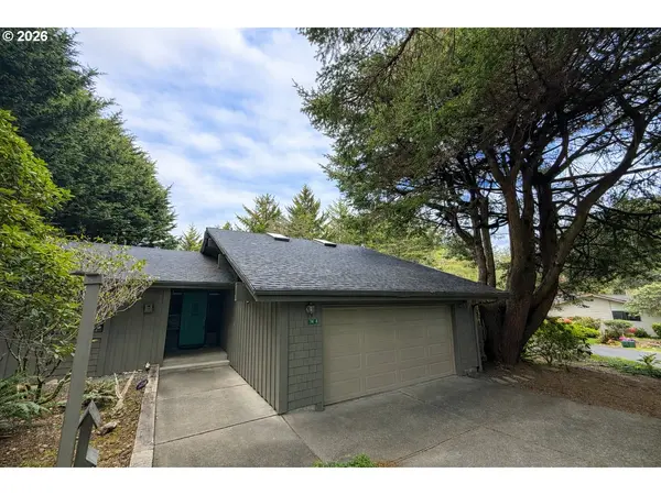 17454 BLUFF DR, Brookings, OR 97415