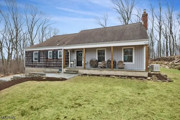 13 Forest View Dr, Washington Twp., NJ 07853