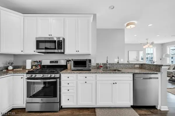 122 Aspen Dr, Cedar Grove Twp., NJ 07009