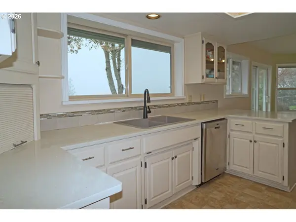 Address not disclosed, Rogue River, OR 97537