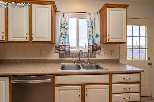 1327 N Blazing Star LN, Pueblo West, CO 81007