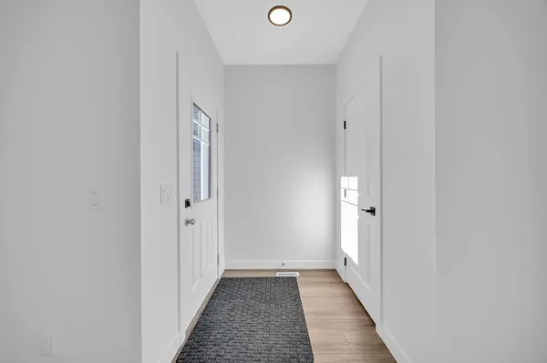 14 Versant PATH SW, Calgary, AB T2Y 0Z5