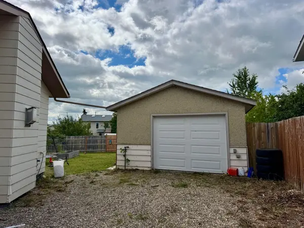 11721 103 AVE, Fairview, AB T0H 1L0