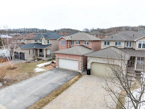 43 Dunnett DR, Barrie, ON L4N 0J7