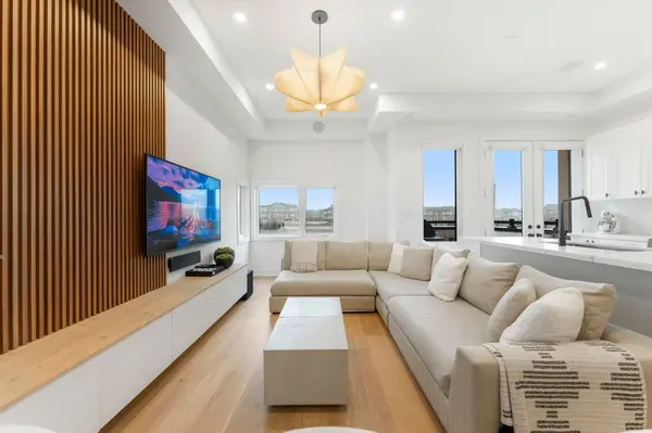 1417 Clarriage CT, Milton, ON L9E 1L6