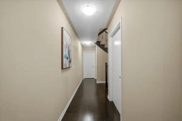 8 Lowes Hill CIR, Caledon, ON L7C 4H4