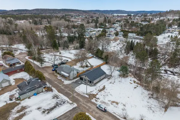 15 Zilney ST, Madawaska Valley, ON K0J 1B0