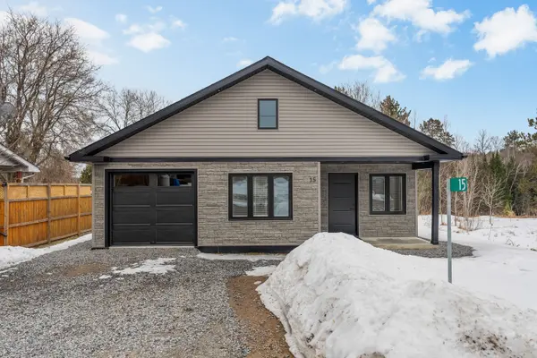 15 Zilney ST, Madawaska Valley, ON K0J 1B0