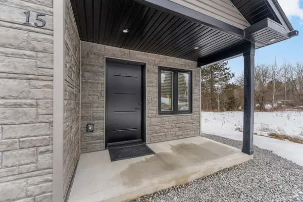 15 Zilney ST, Madawaska Valley, ON K0J 1B0