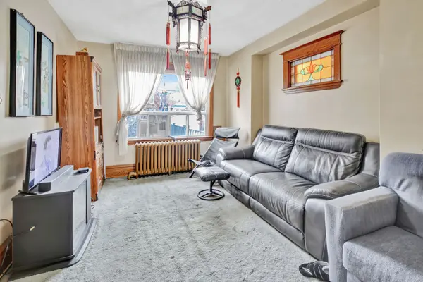 176 London ST S, Hamilton, ON L8K 2G9