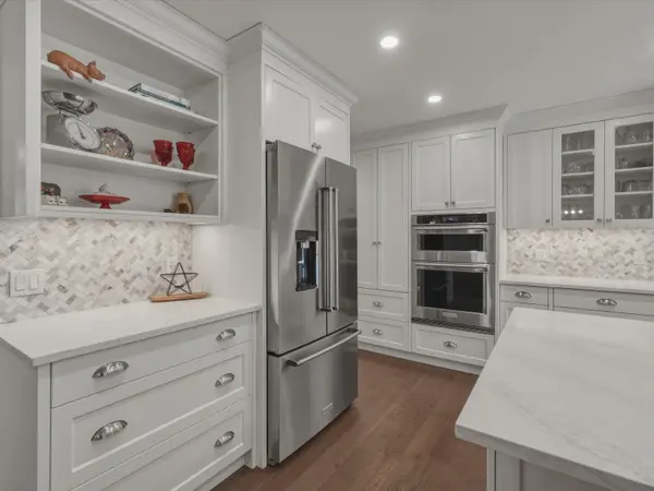 8 Woods HOLW, Gravenhurst, ON P1P 1Y7