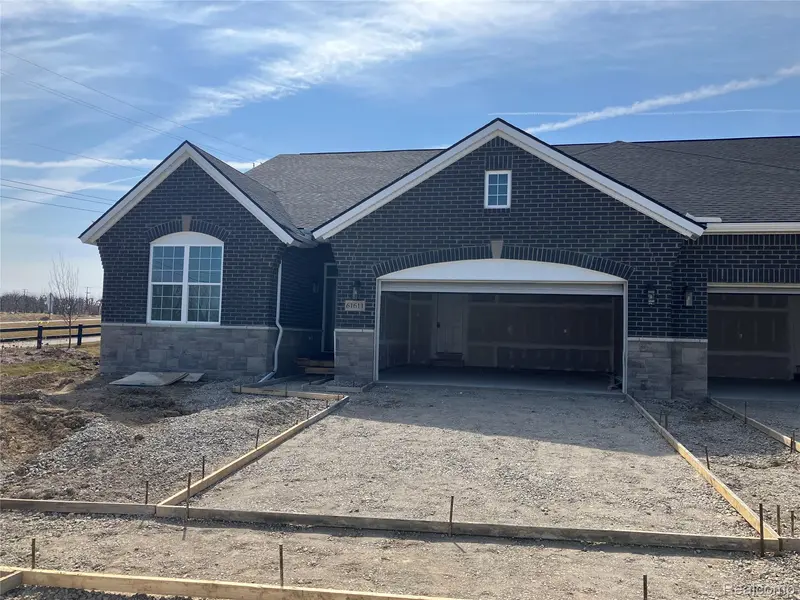 61611 Empire RD, Lyon Charter Township, MI 48178