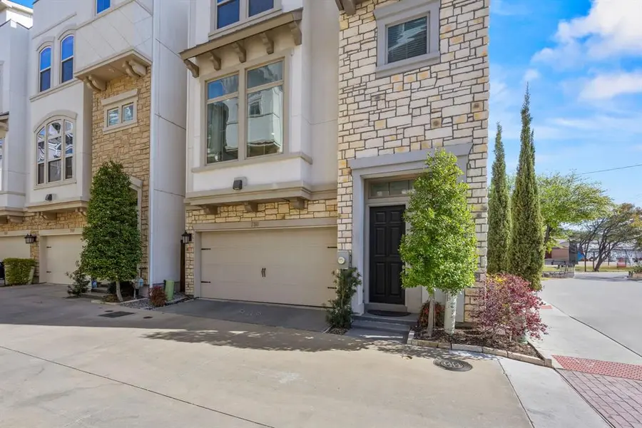 730 Spanish Oaks Place, Dallas, TX 75204