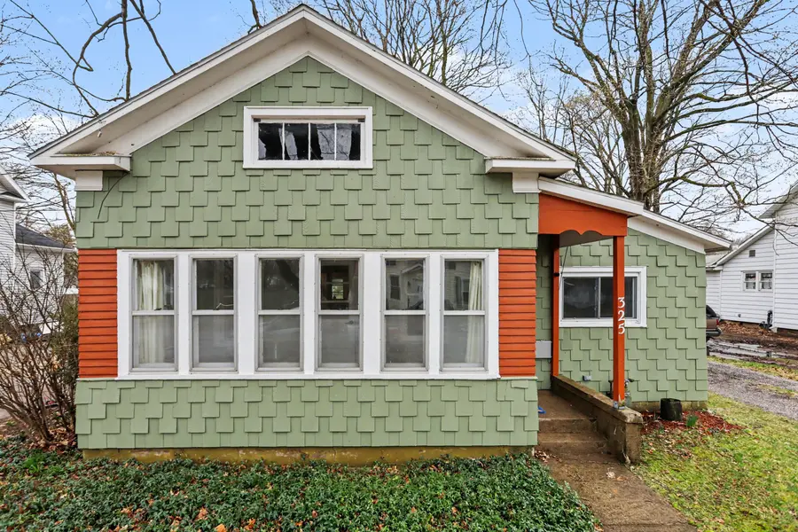 325 W Burr Oak ST, Centreville Vllg, MI 49032